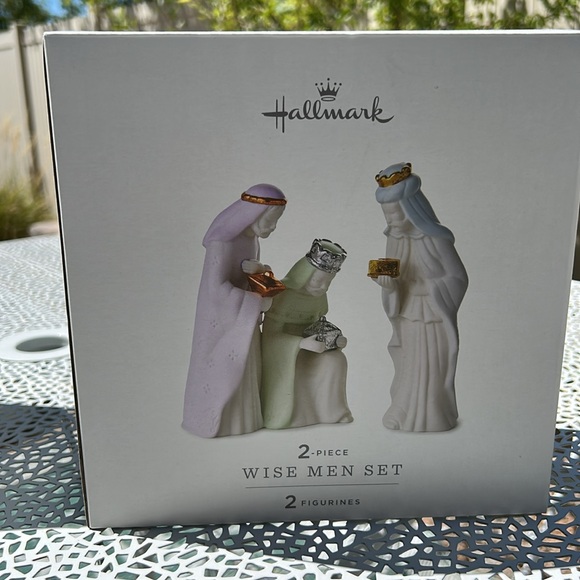 Hallmark Nativity Set & Wise Men - Picture 3 of 4